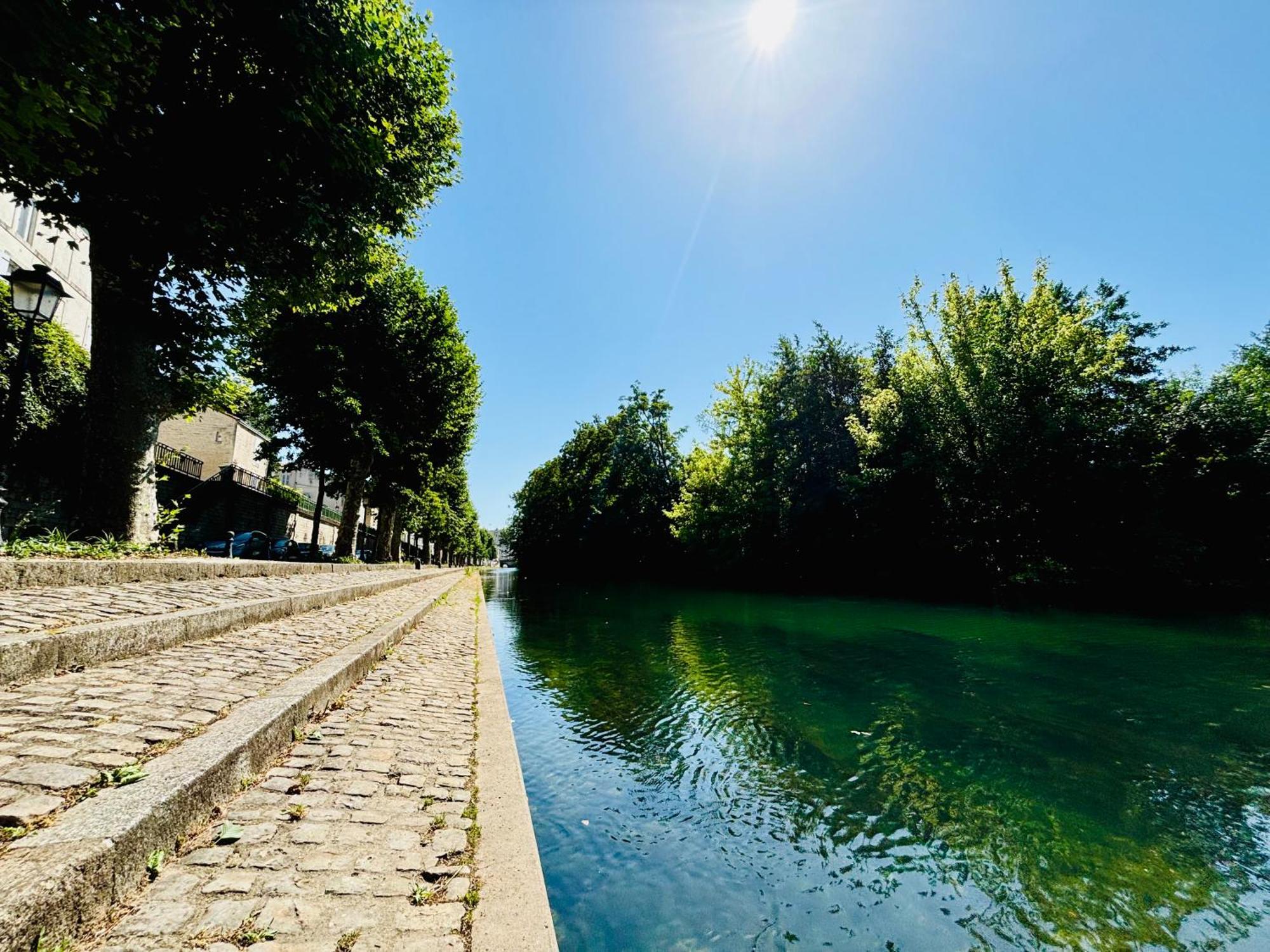La Maison Du Parc, Charme Et Tranquillite Niort Bagian luar foto