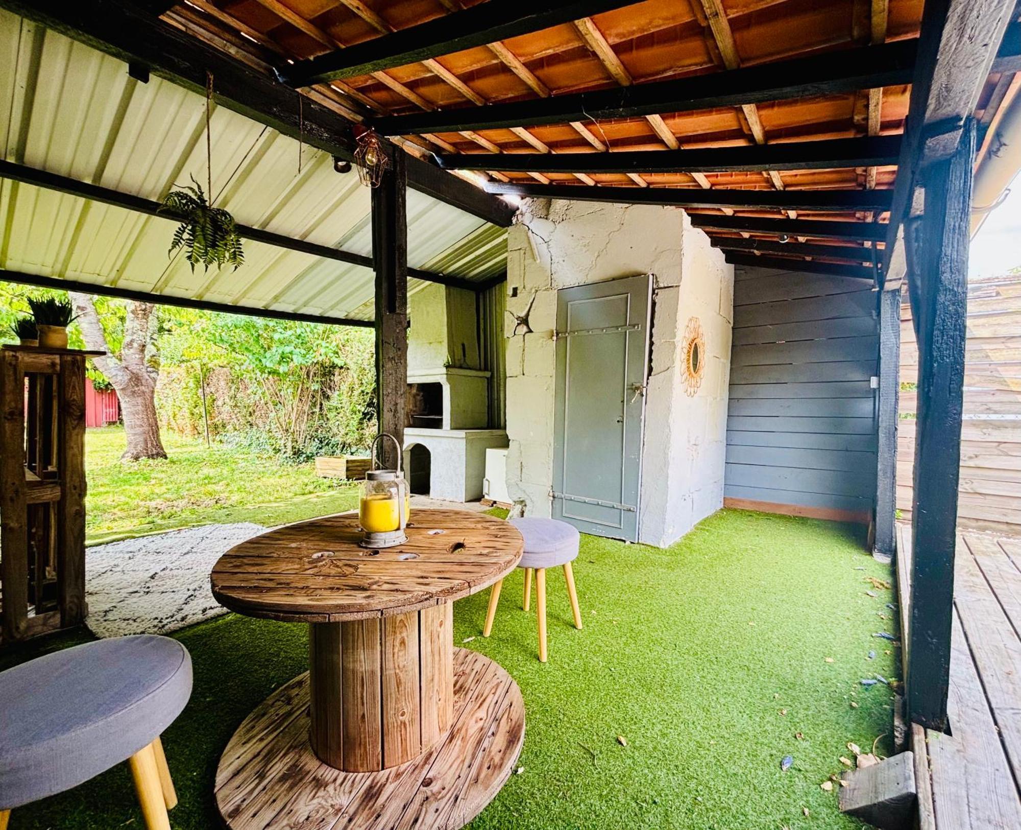 La Maison Du Parc, Charme Et Tranquillite Niort Bagian luar foto