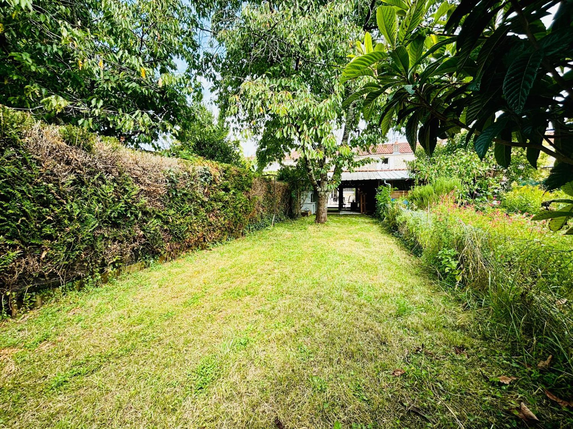 La Maison Du Parc, Charme Et Tranquillite Niort Bagian luar foto